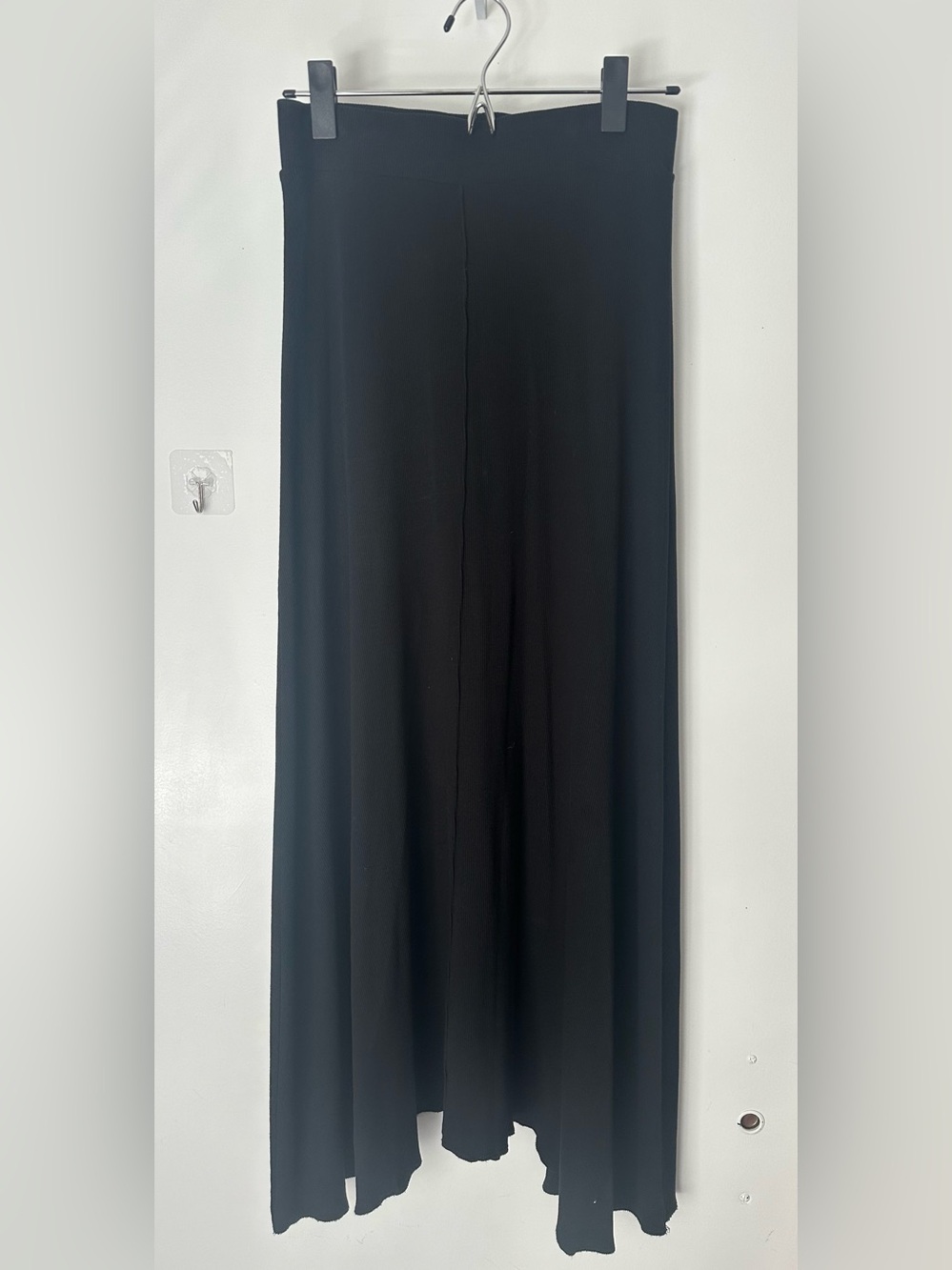 Black ribbed maxi skirt